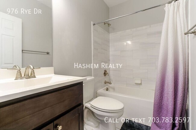 Building Photo - 976 Rye Dr