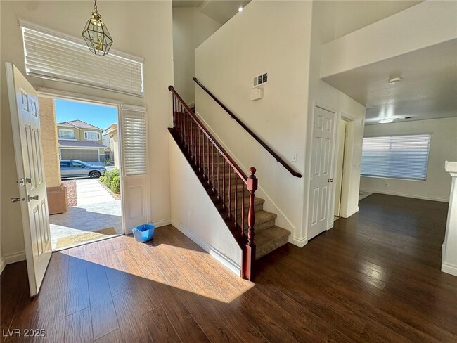 Building Photo - 7962 Traditional Ct