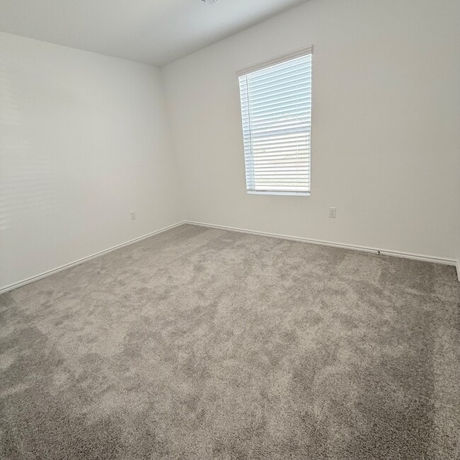 Building Photo - 1917 Rock Elm Dr