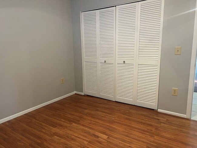 Building Photo - Lovely Lakefront Pinebrook South Home for Annual Rental