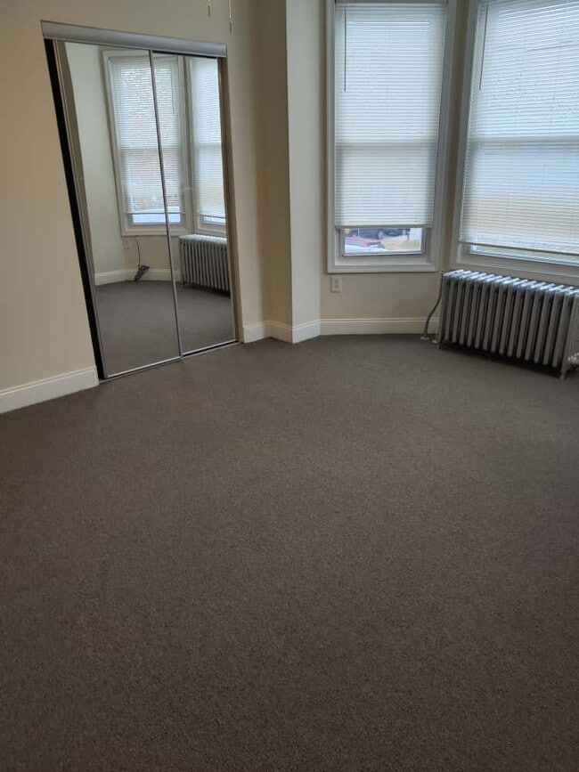 Building Photo - 6133 Elmwood Ave