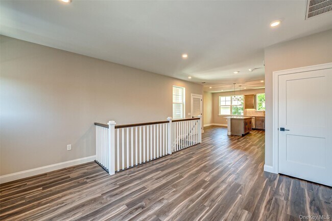 Building Photo - 1 Conklin St