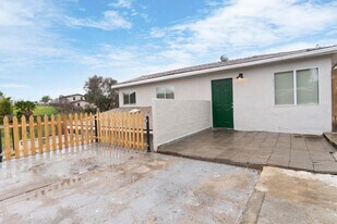 Building Photo - 2520 Fenton Pl
