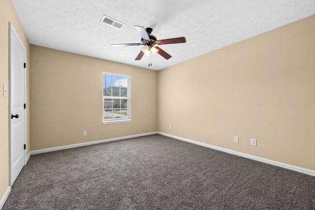 Building Photo - 2260 McCormick Lane