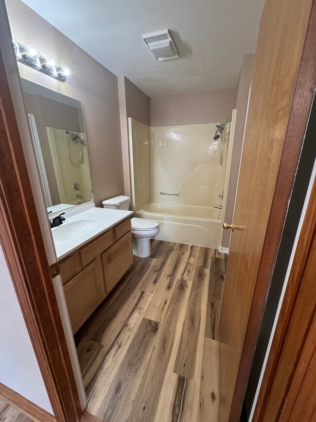 Building Photo - 2621 Oak Meadow Pl