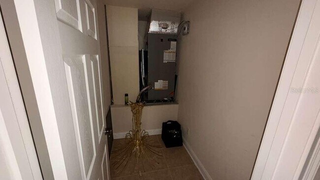 Building Photo - 7181 Regina Way