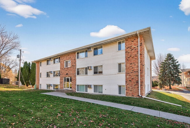 Building Photo - Rosco Apts-2720