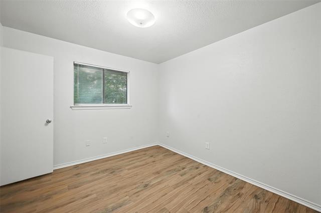 Building Photo - 1203 River Oaks Dr