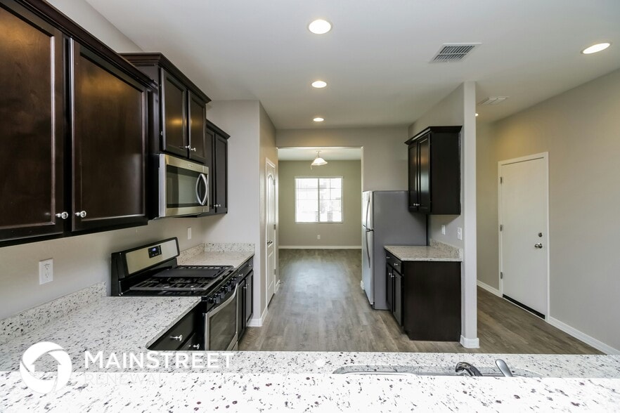 Building Photo - 19388 N Pietra Dr