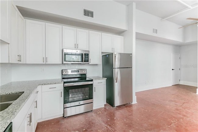 Building Photo - 1090 10th St N