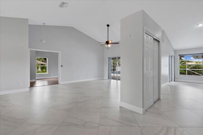 Building Photo - 15575 Woodmar Ct
