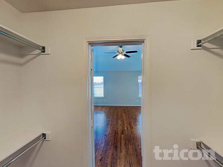 Building Photo - 2524 Wakecrest Dr