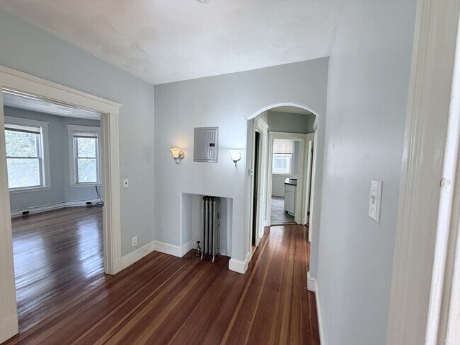 Building Photo - 37 Taft St