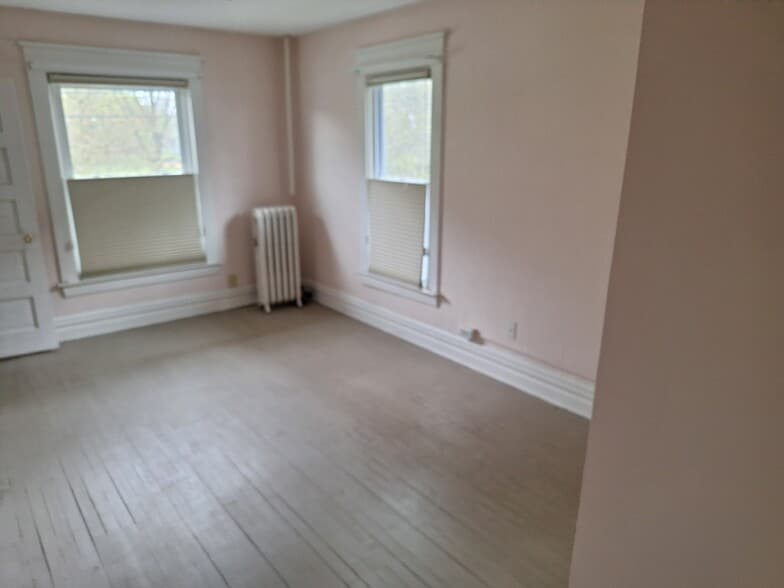 Building Photo - 517 W Shiawassee St