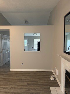 Building Photo - 10846 Tanbark Dr