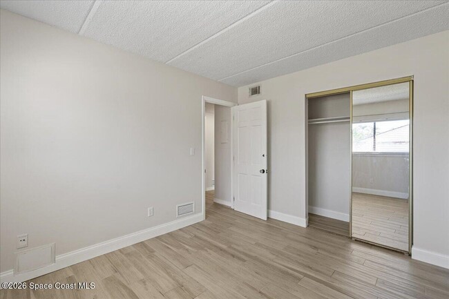 Building Photo - 1145 N Shannon Ave