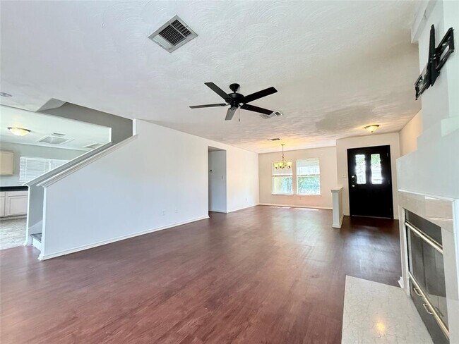 Building Photo - 2734 High Point Dr