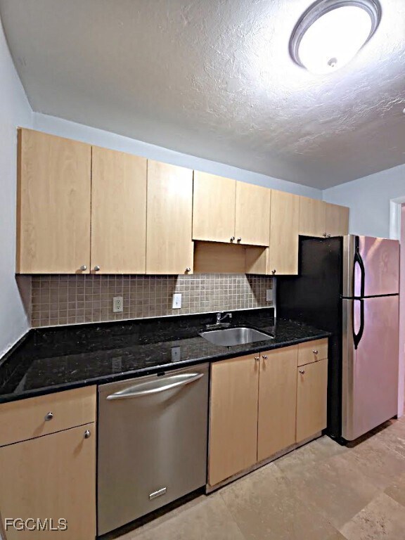 Building Photo - 1830 Maravilla Ave