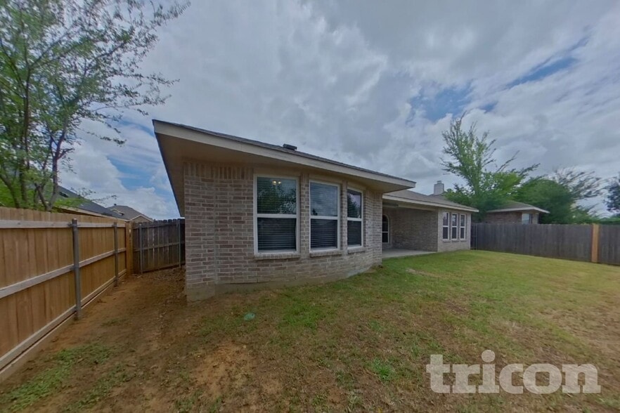 Building Photo - 1719 La Caya Dr