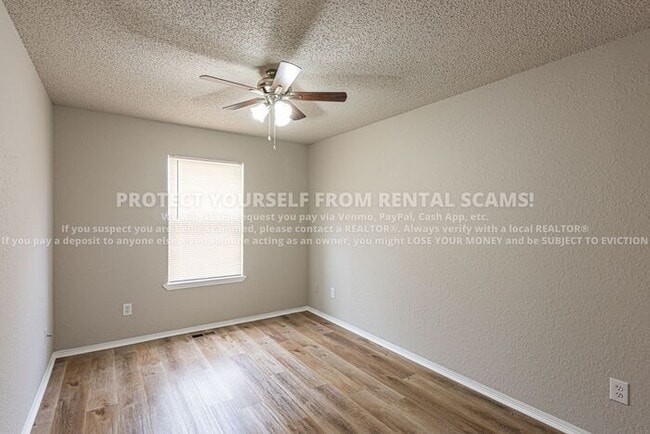 Building Photo - 686 W Martha Dr