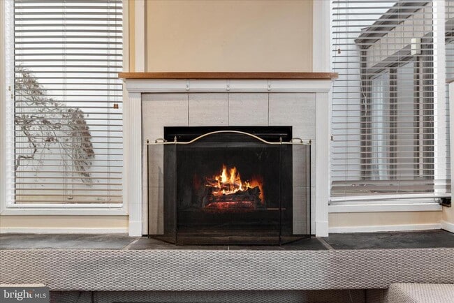 Building Photo - 2337 Glade Bank Way