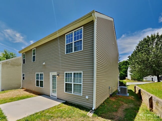 Building Photo - 4812 Chapel Ridge Dr