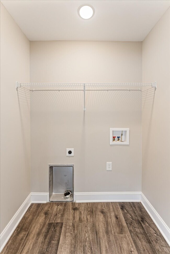 Building Photo - 419 Flt Rdg Wy