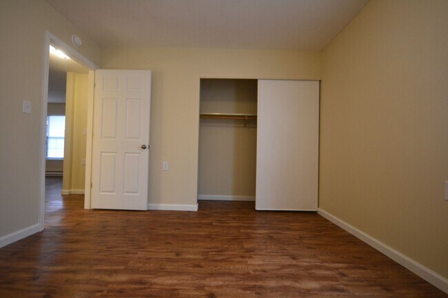 Building Photo - Dogwood Apartments