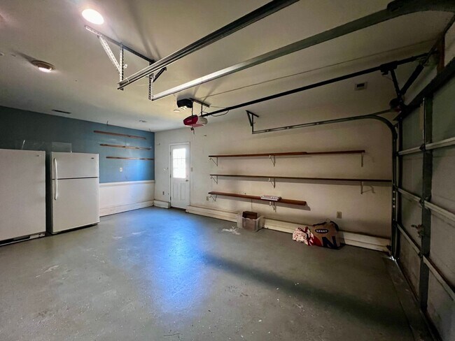 Building Photo - Beautiful home in the desirable Wellington...