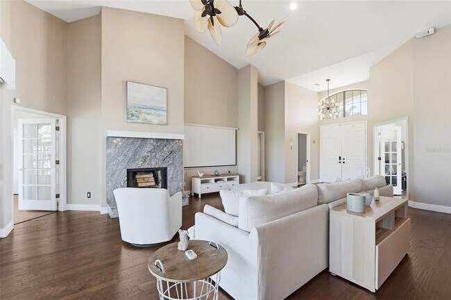 Building Photo - 909 Allegro Ln