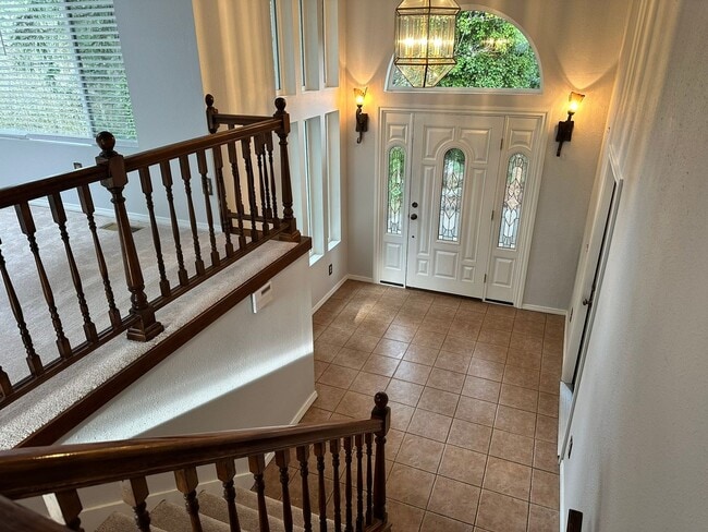 Building Photo - 3Bd/2.5Ba Newcastle Home