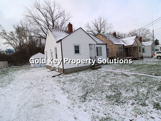 Building Photo - COMING SOON!! 2 BR 1 BA House with New Flooring and Paint (SECTION 8 APPROVED)