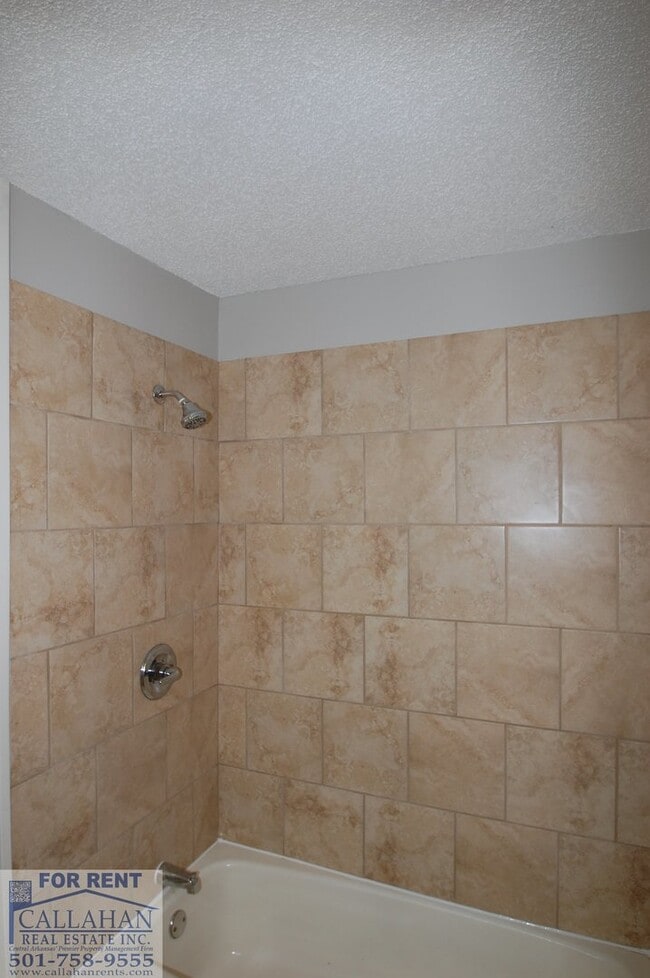 Building Photo - Benton Home