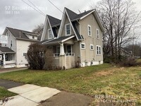 Building Photo - Charming 3-Bedroom Property in Prime Location