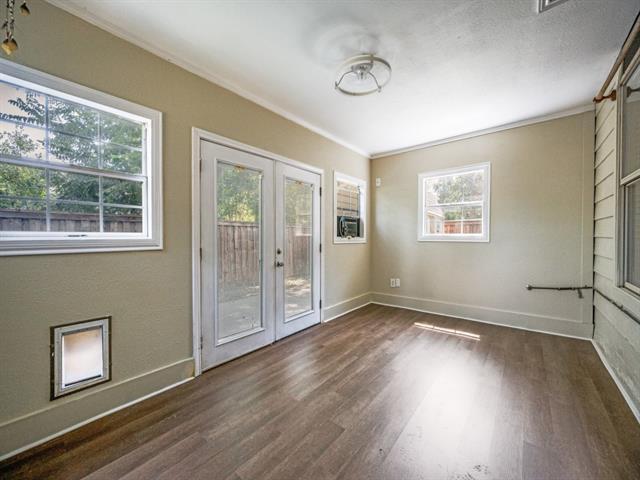 Building Photo - 734 Winding Oak Bend