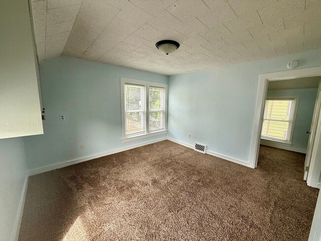 Building Photo - 3 Bed 2 Bath Single Family Home in Wausau - Deposit Special : half off deposit!