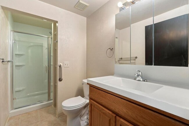 Building Photo - 119 Greenwood Dr