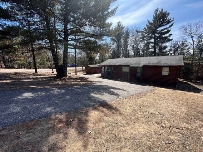 Building Photo - 1737 19th Dr