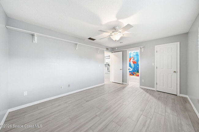 Building Photo - 1172 Bay Dr E