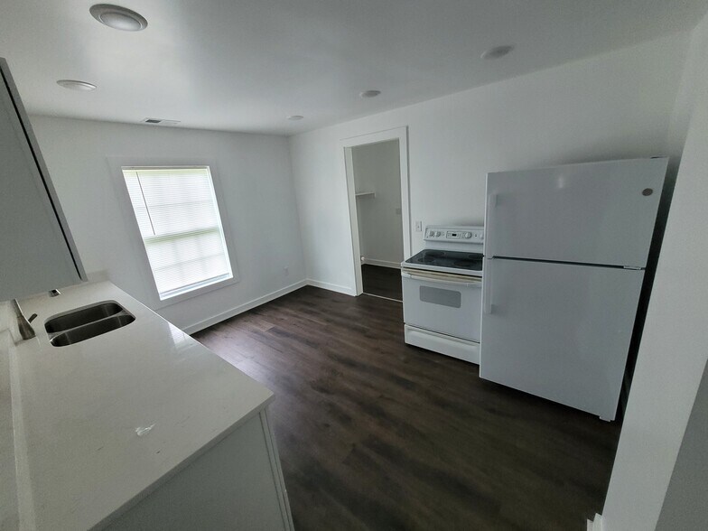 Kitchen - 722 Dabney St