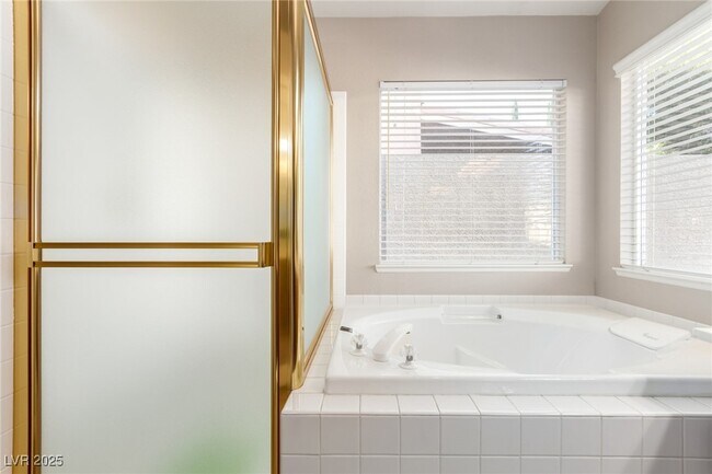 Building Photo - 9424 Cloudcroft Ave