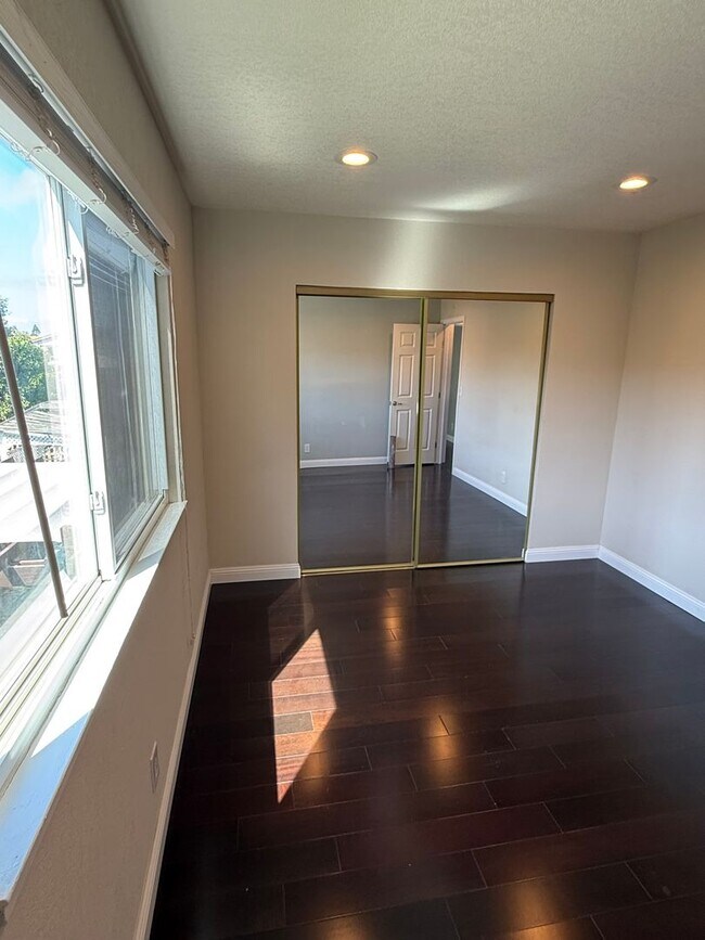 Building Photo - 32625 Lake Mead Dr