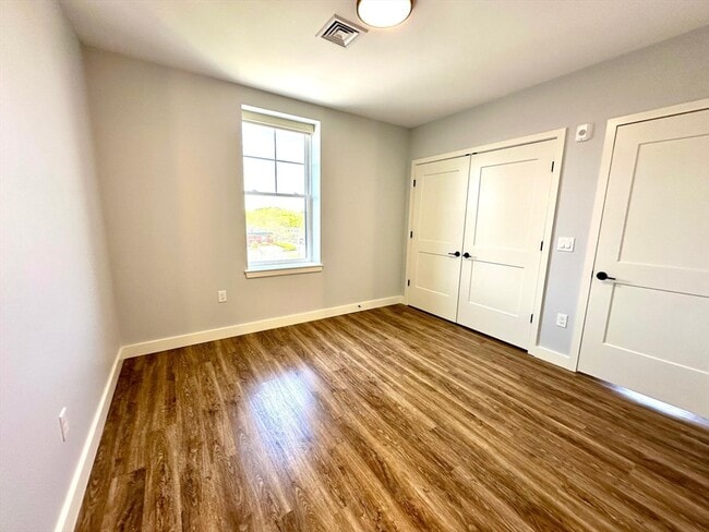 Building Photo - 21 Summer St