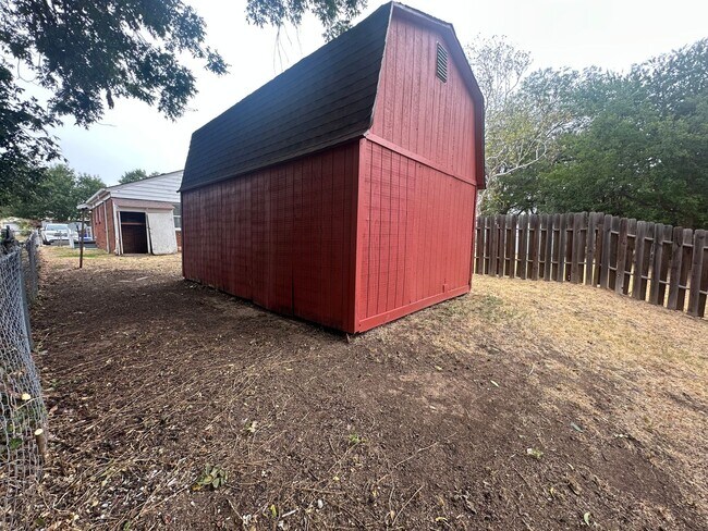 Building Photo - 332 Babb Dr