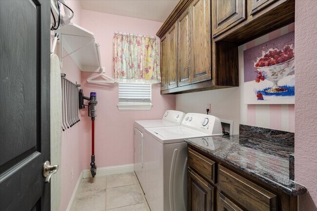 Building Photo - 1258 Greywood Dr
