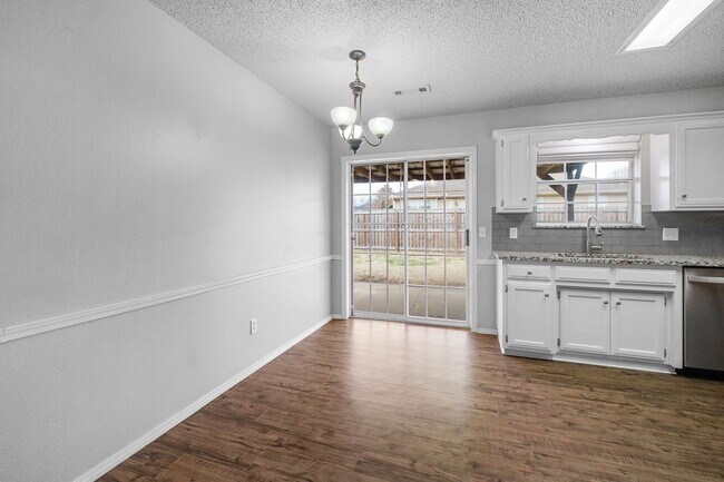 Building Photo - Modern 3-Bedroom Home with Open Kitchen & Fenced Yard