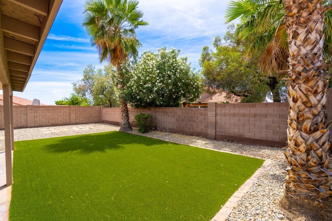 Building Photo - 15006 S 27th Way