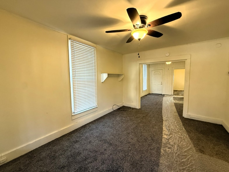 Building Photo - 1250 N Jefferson Ave