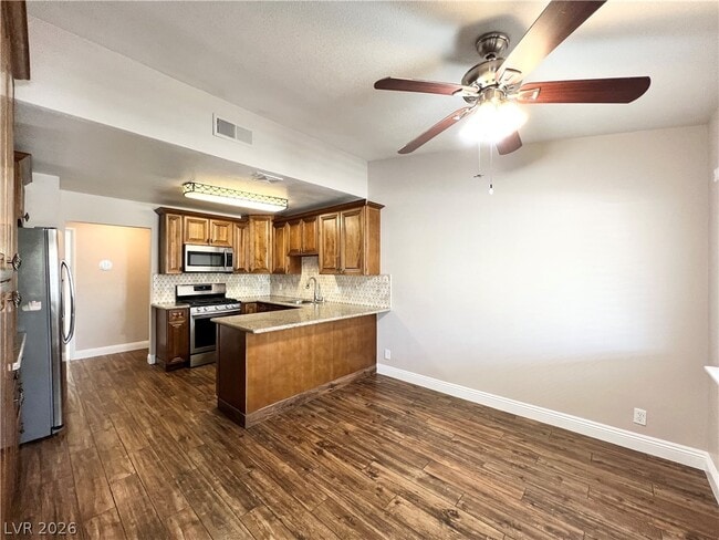 Building Photo - 6446 Meadowlark Ln