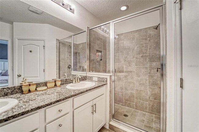 Building Photo - 3903 Silverlake Way